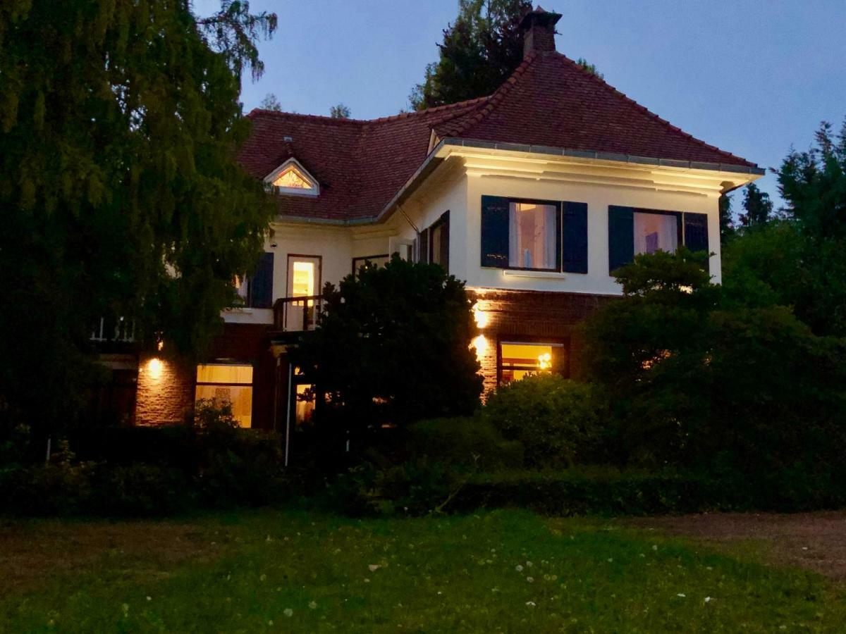 Guesthouse Villa De Eikhof Хенгело Экстерьер фото